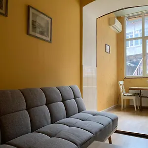 apt-at-rustaveli-avenue-near-opera.alltbilisihotels.com/