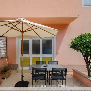 https://apartments-picco.in-istria.net