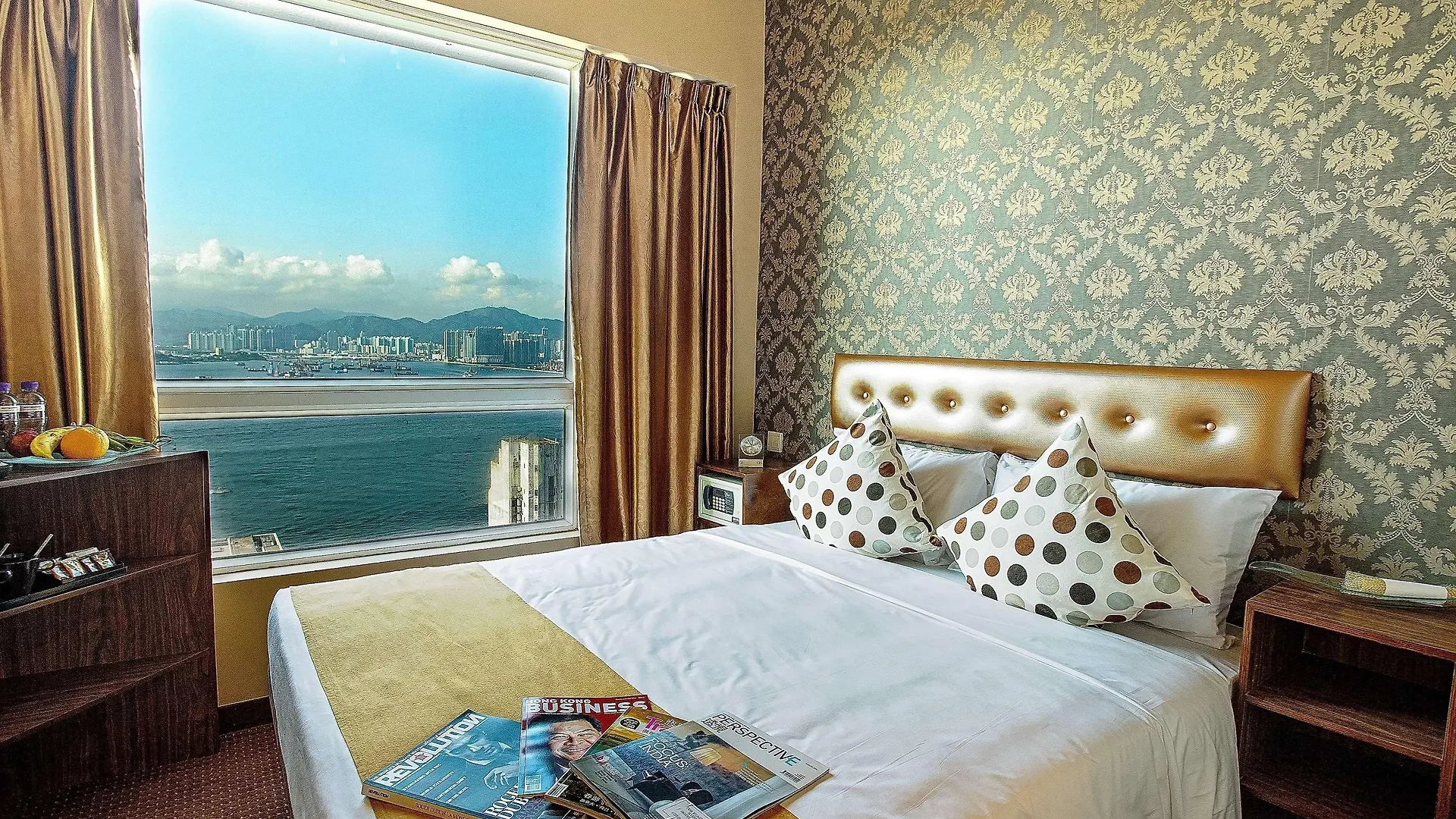 Ramada Hong Kong Harbour View Hotel