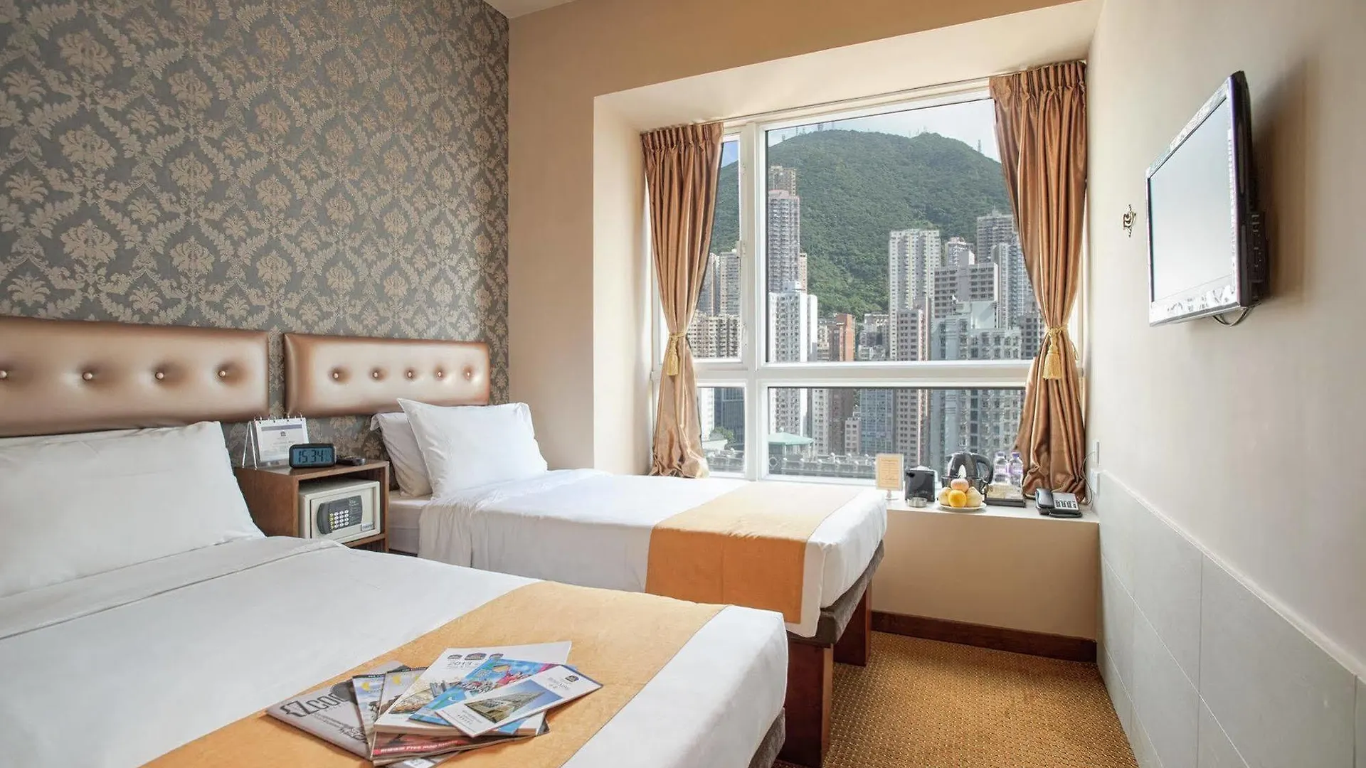 Ramada Hong Kong Harbour View Hotel