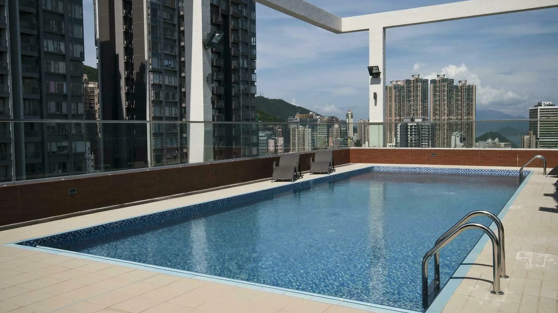Ramada Hong Kong Harbour View Hotel