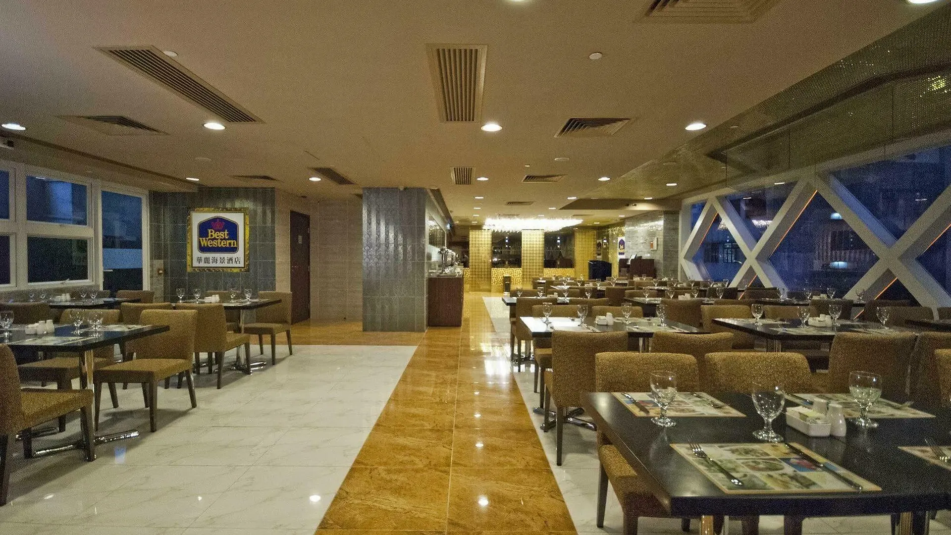 Ramada Hong Kong Harbour View Hotel