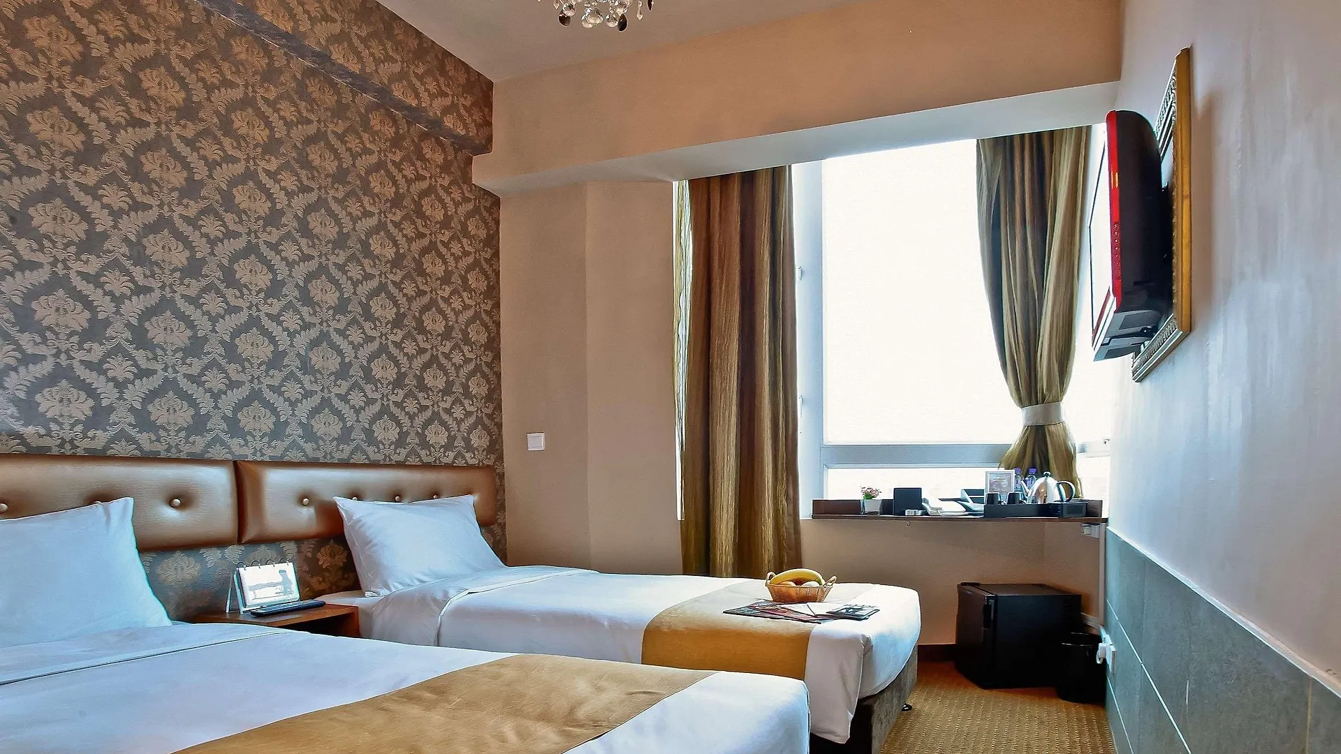 מלון Ramada Hong Kong Harbour View