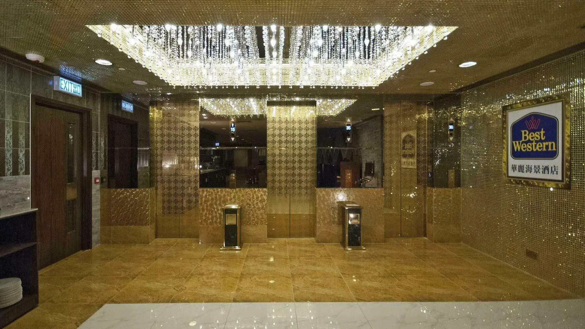 מלון Ramada Hong Kong Harbour View
